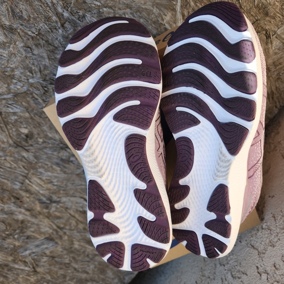 Asics Gel-Cumulus 24 Shoes - Picture 15 of 16